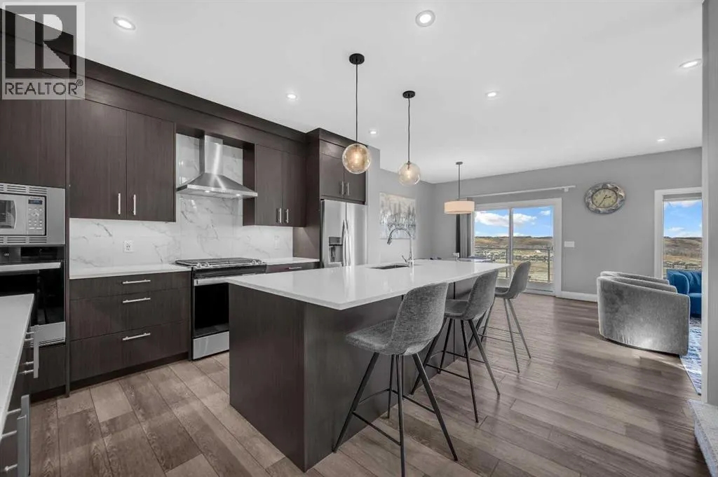 252 Walcrest View SE