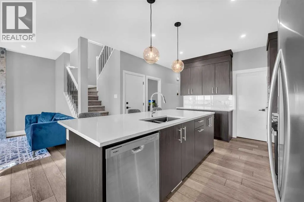 252 Walcrest View SE