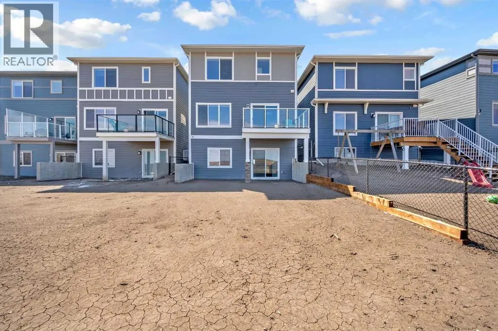 252 Walcrest View SE