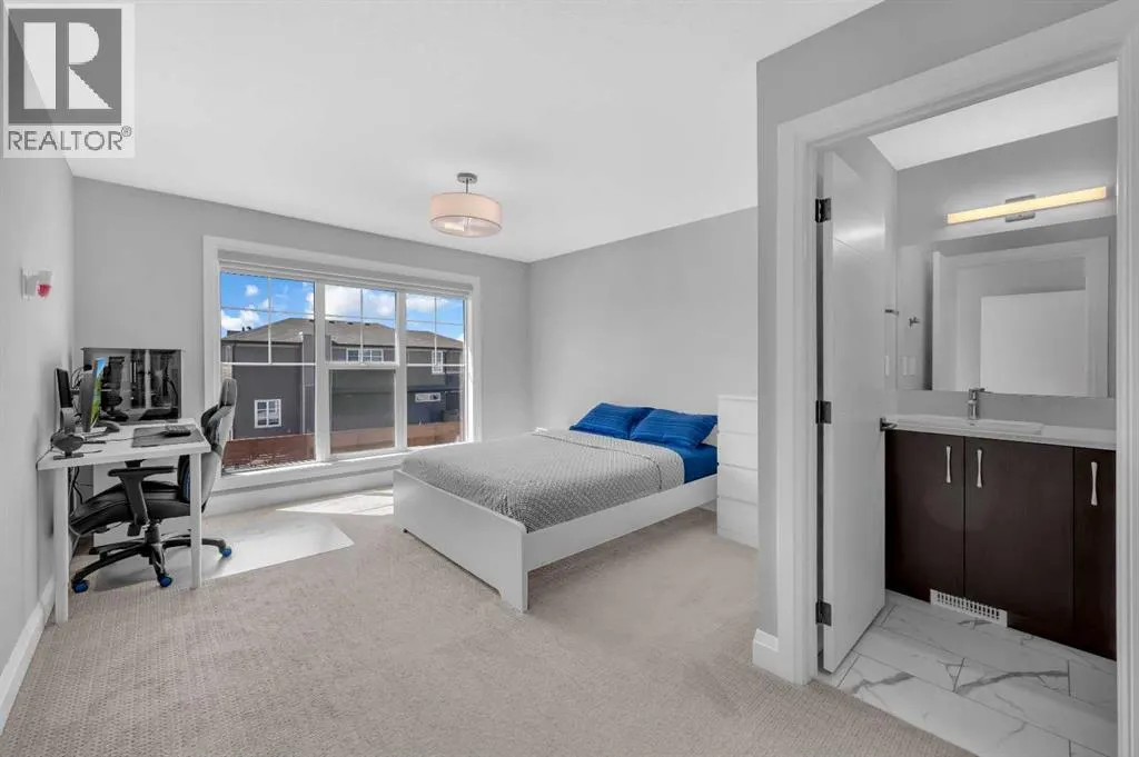 252 Walcrest View SE