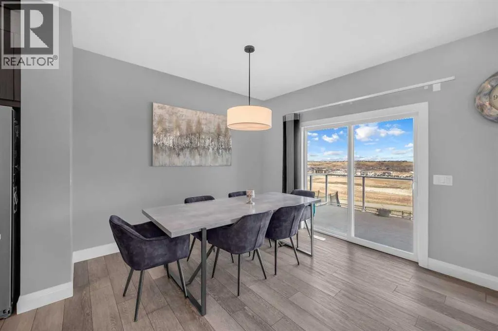252 Walcrest View SE