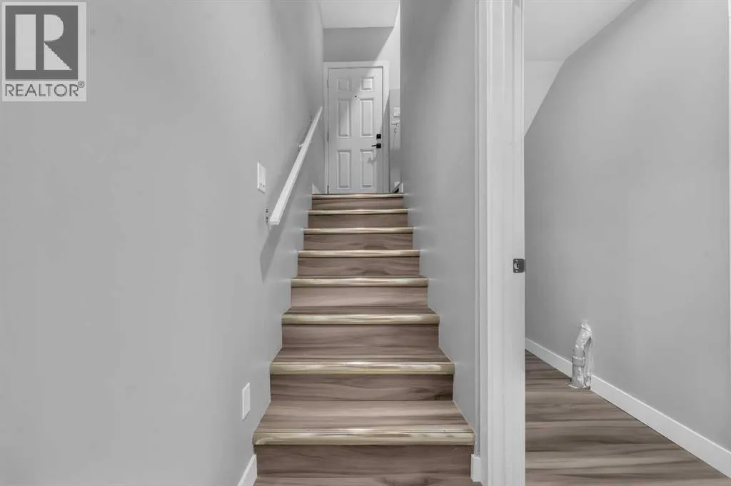 252 Walcrest View SE