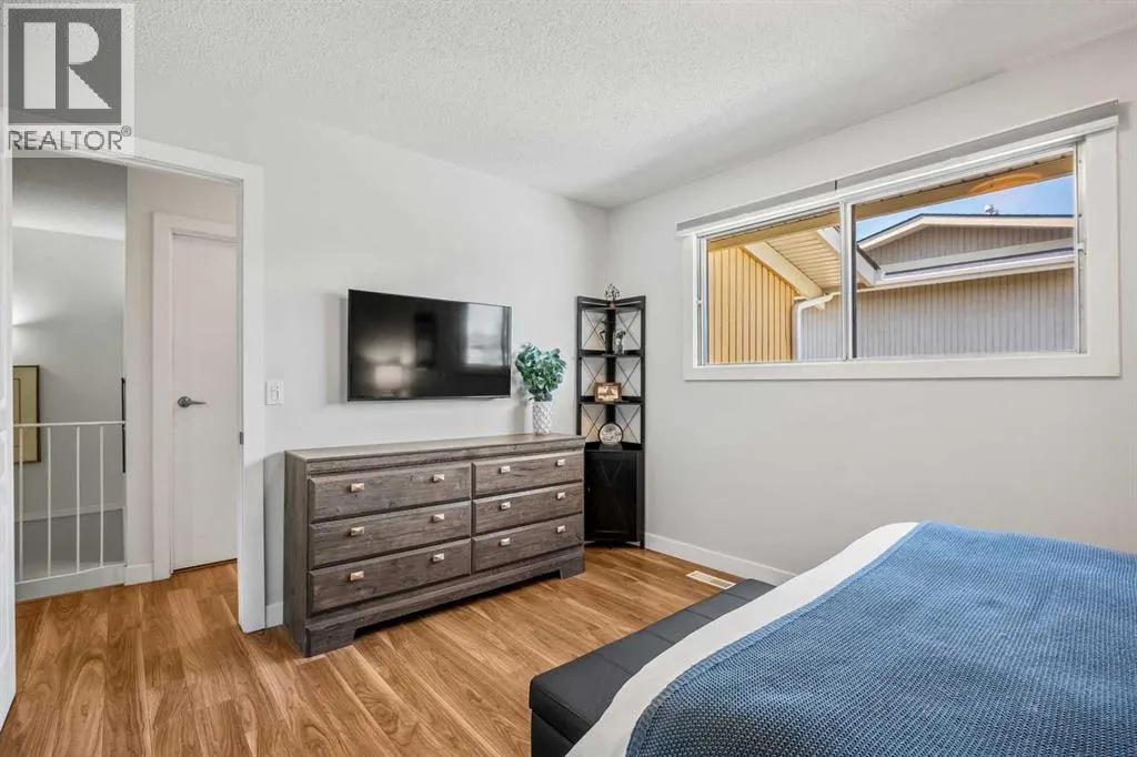 702, 2200 Woodview Drive SW