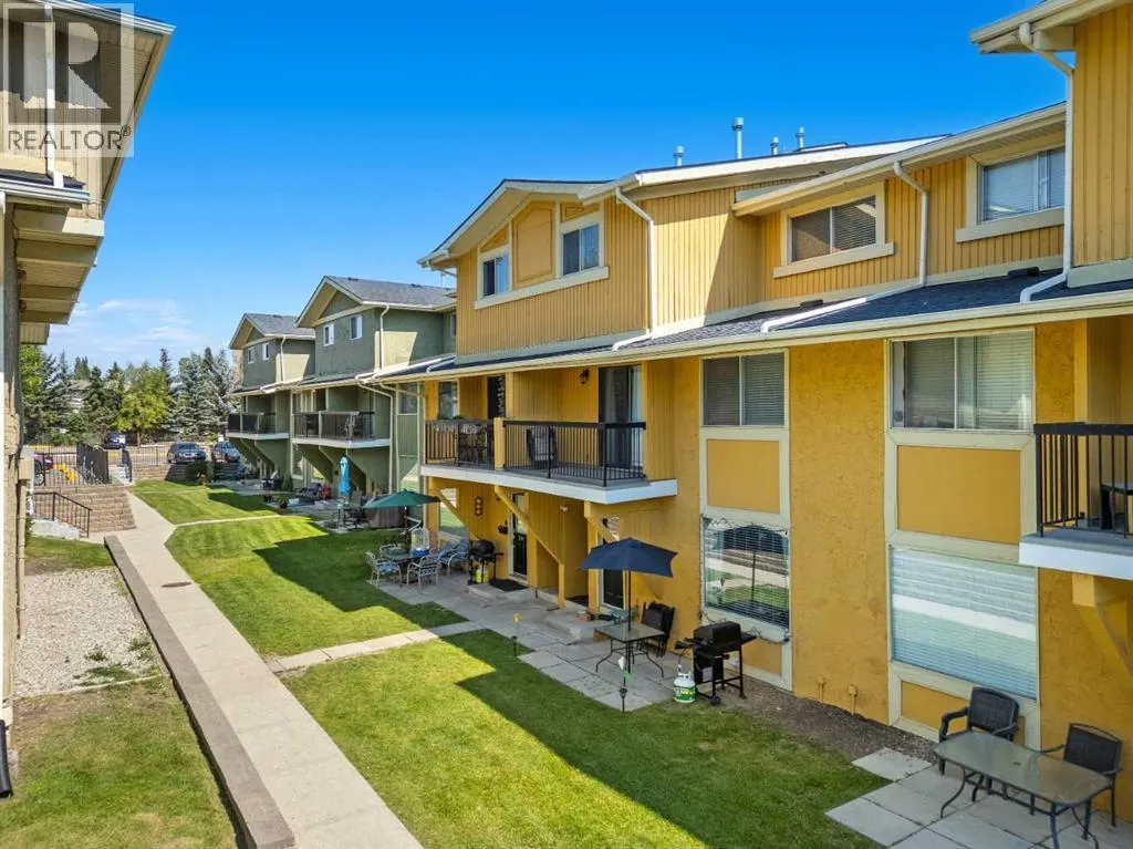 702, 2200 Woodview Drive SW