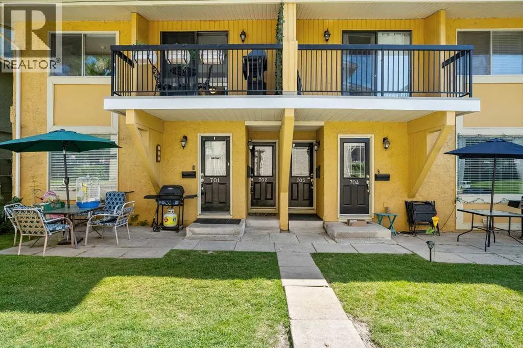 702, 2200 Woodview Drive SW