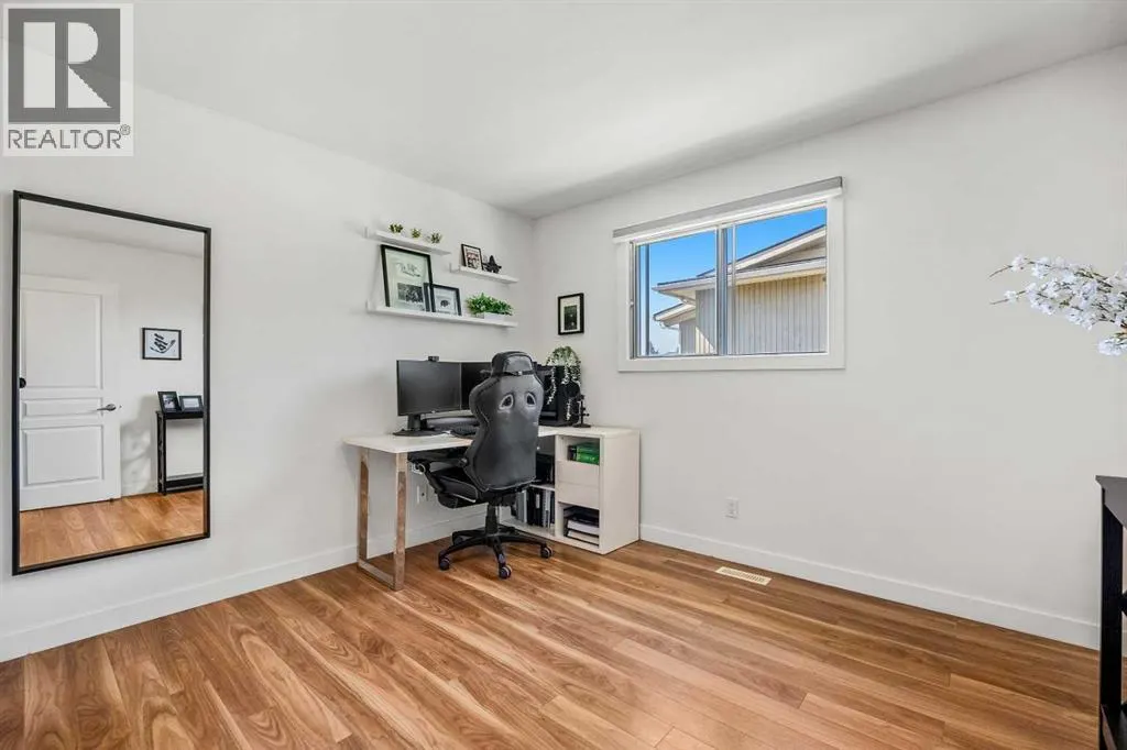 702, 2200 Woodview Drive SW