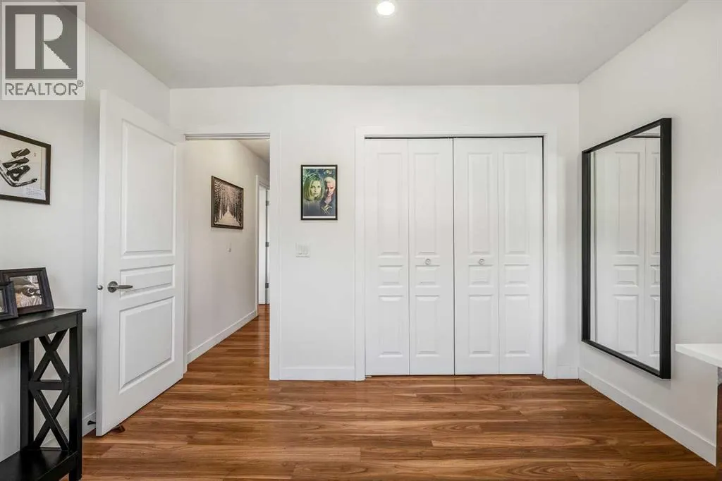 702, 2200 Woodview Drive SW