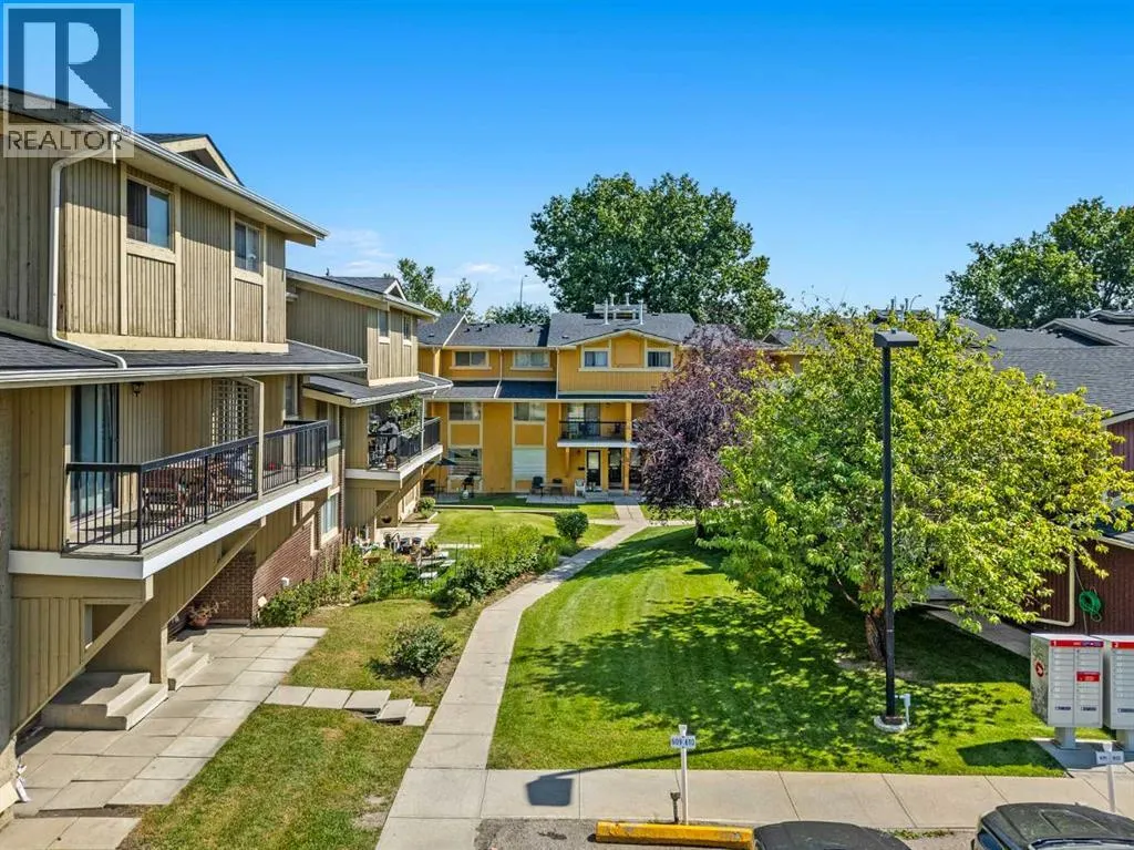 702, 2200 Woodview Drive SW