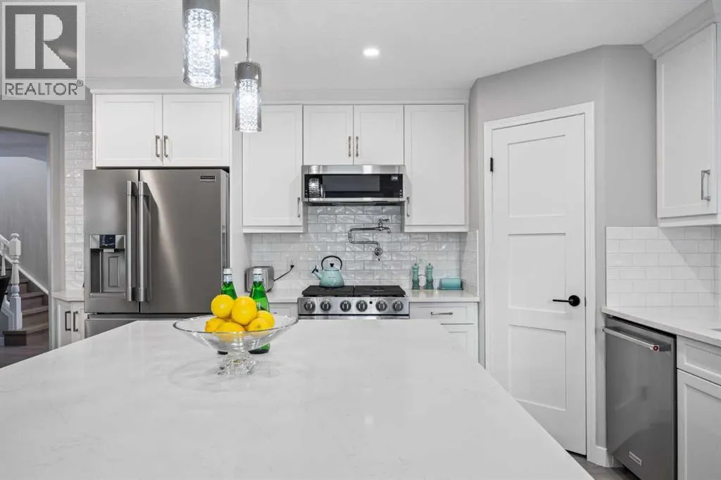 47 Mckenzie Lake Crescent SE