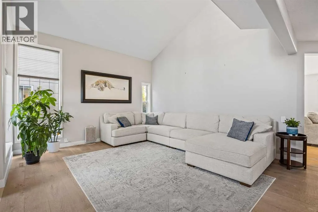 47 Mckenzie Lake Crescent SE