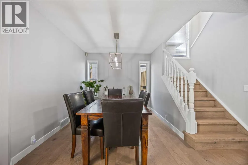 47 Mckenzie Lake Crescent SE