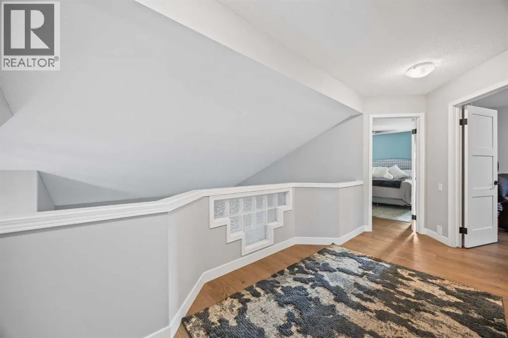 47 Mckenzie Lake Crescent SE