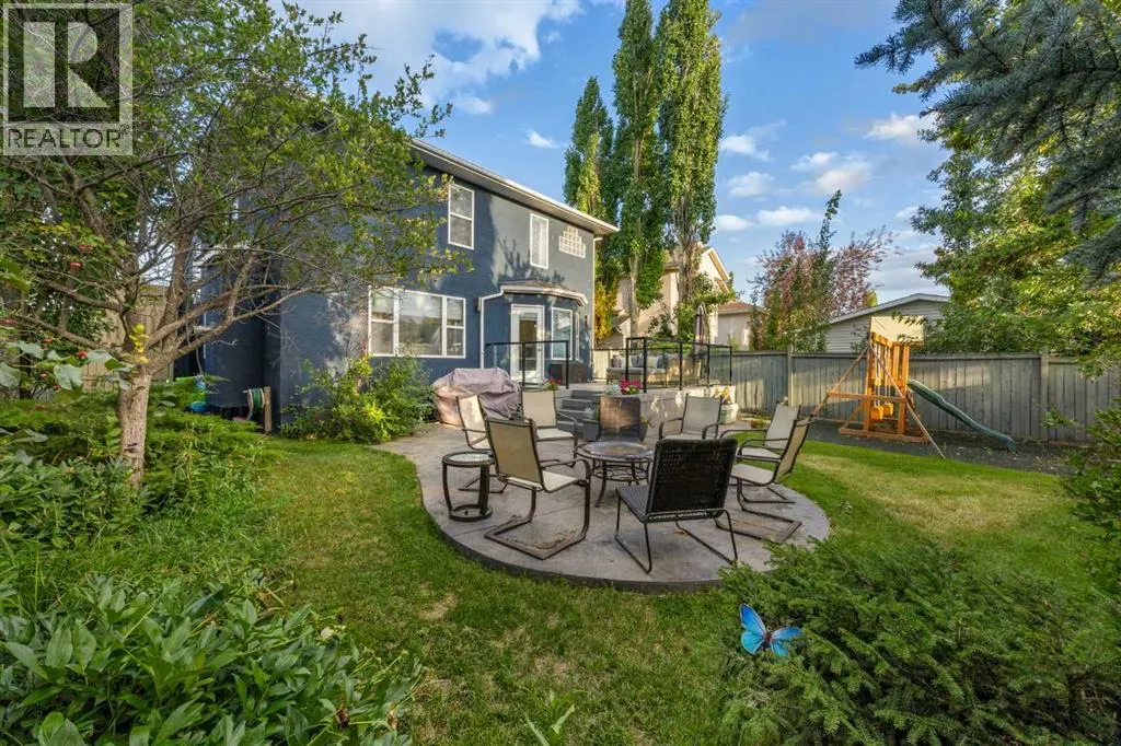 47 Mckenzie Lake Crescent SE