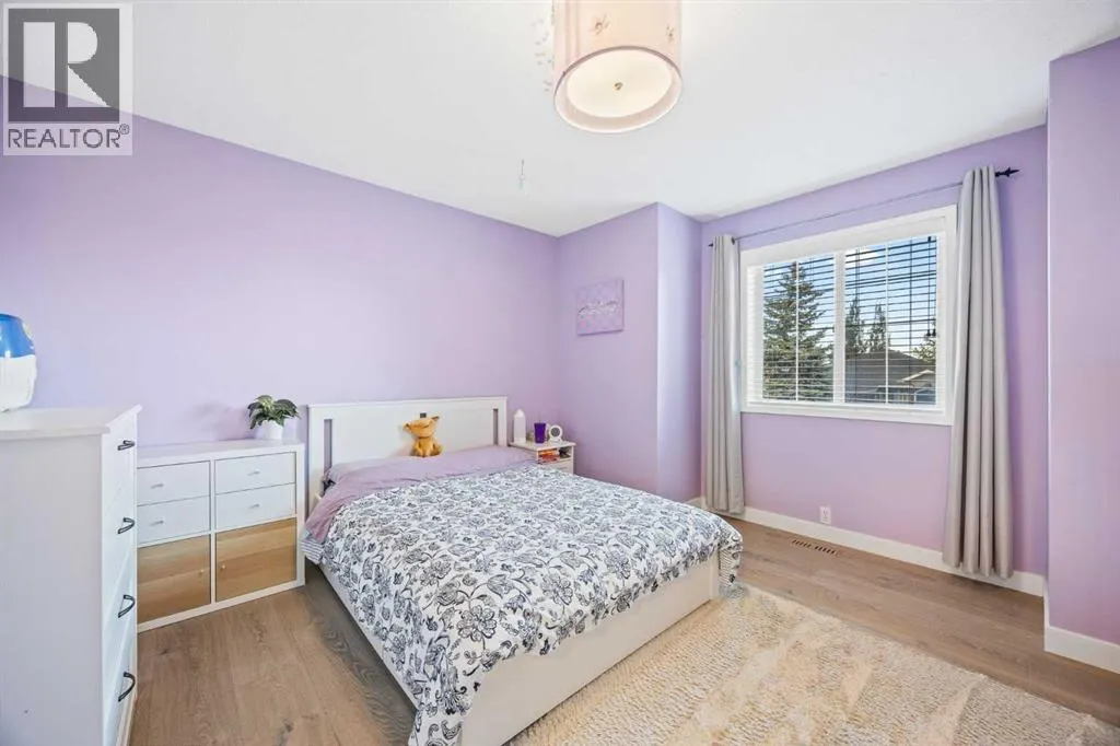 47 Mckenzie Lake Crescent SE