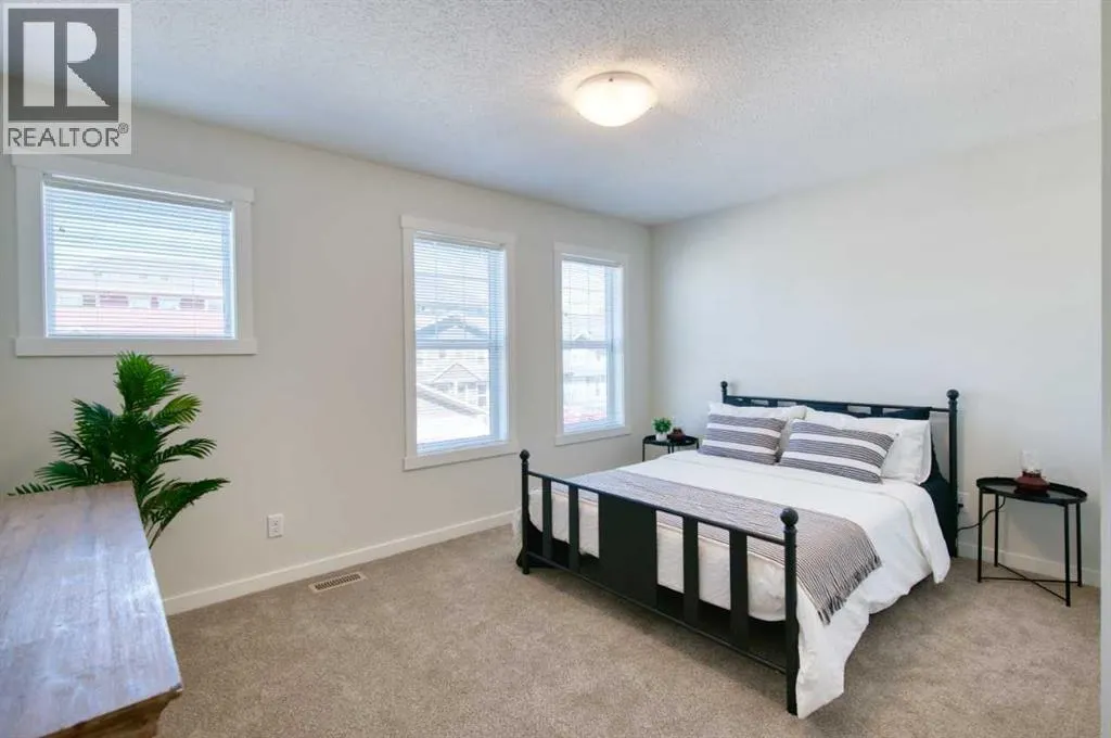 710, 135 Mahogany Parade SE