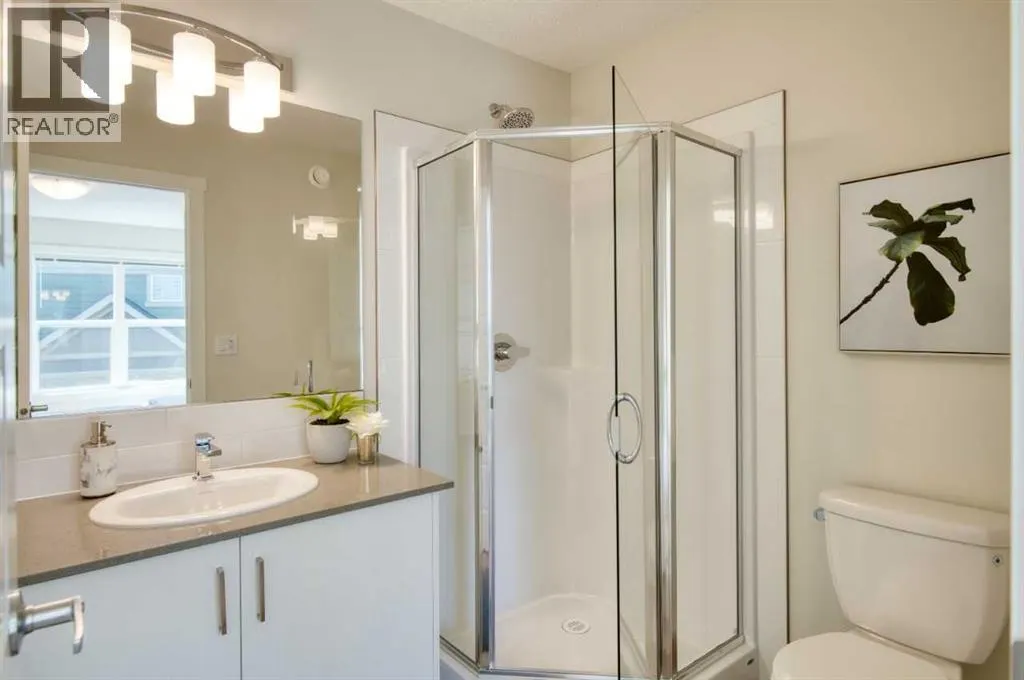 710, 135 Mahogany Parade SE