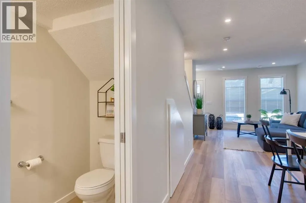 710, 135 Mahogany Parade SE