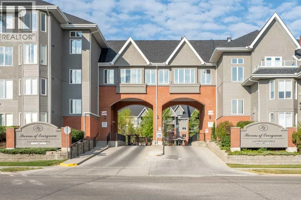 207, 15 Everstone Drive SW