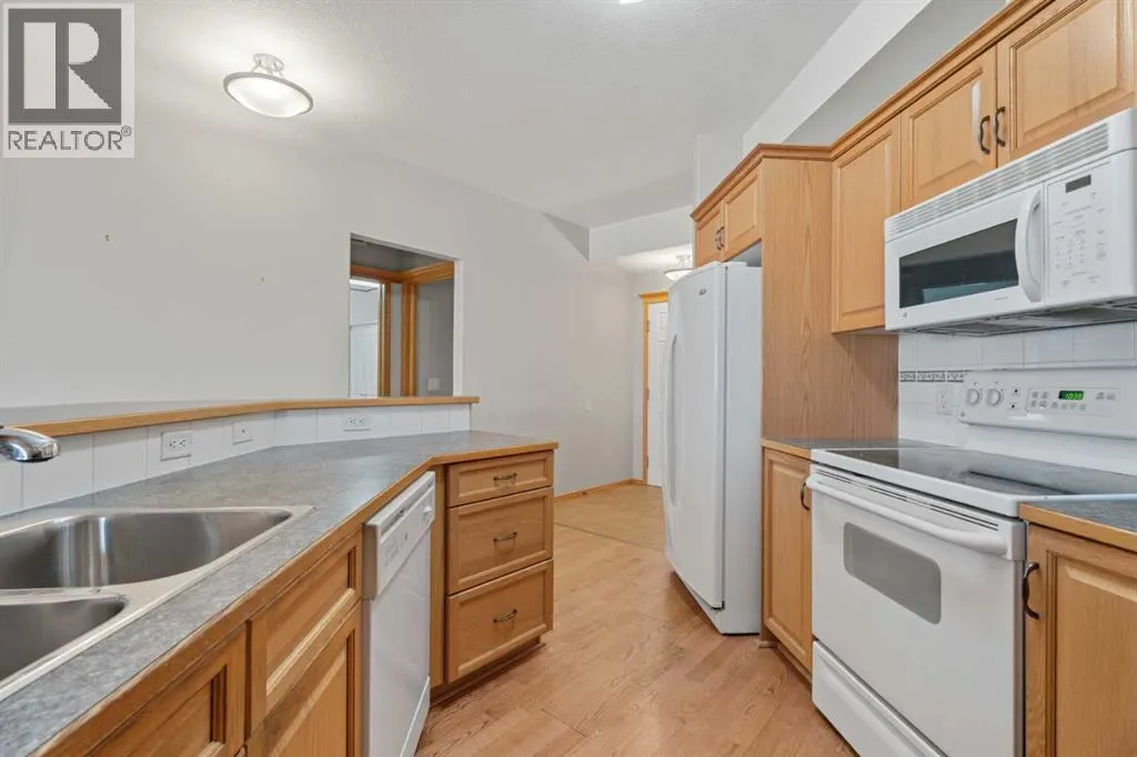 207, 15 Everstone Drive SW