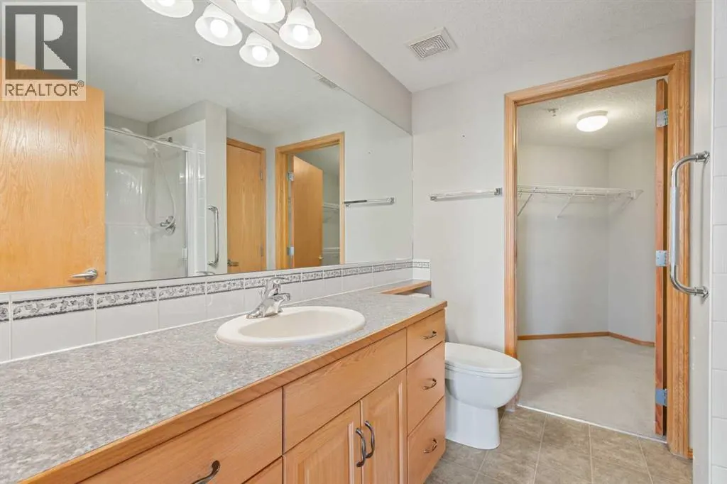 207, 15 Everstone Drive SW