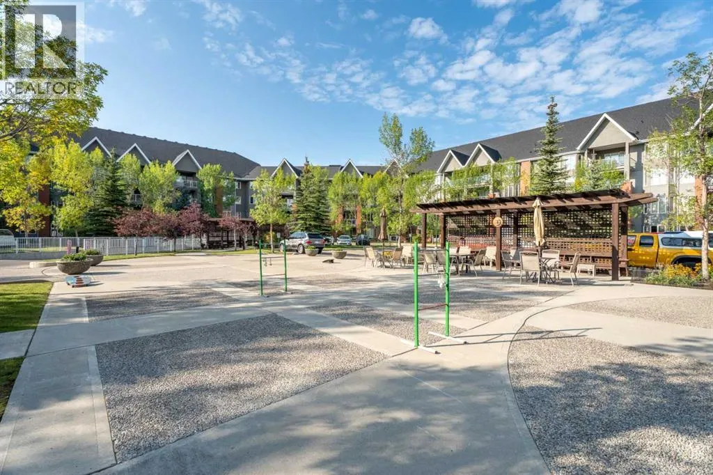 207, 15 Everstone Drive SW