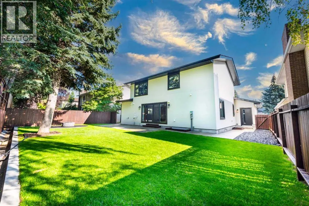 216 Pump Hill Crescent SW