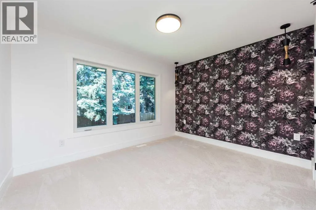 216 Pump Hill Crescent SW
