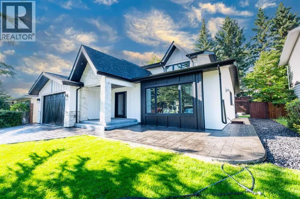 216 Pump Hill Crescent SW