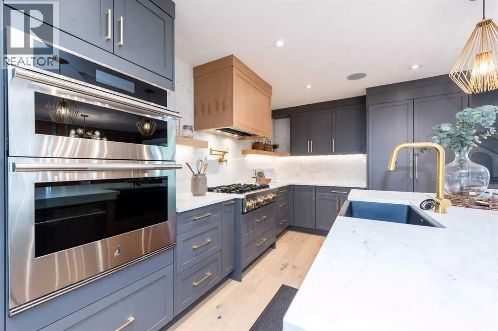 216 Pump Hill Crescent SW