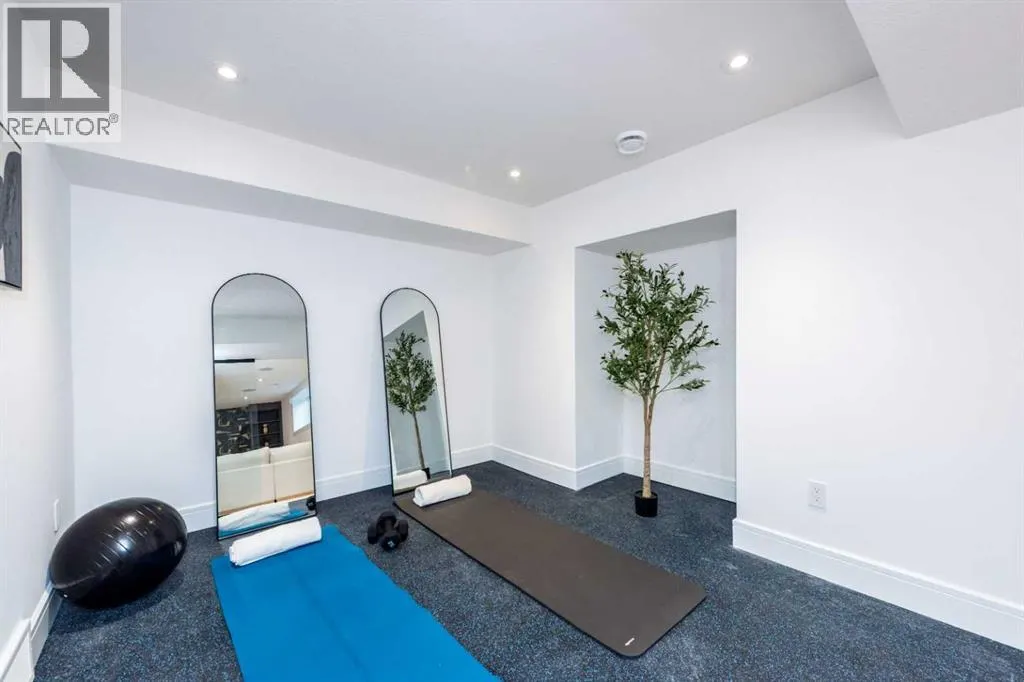 216 Pump Hill Crescent SW