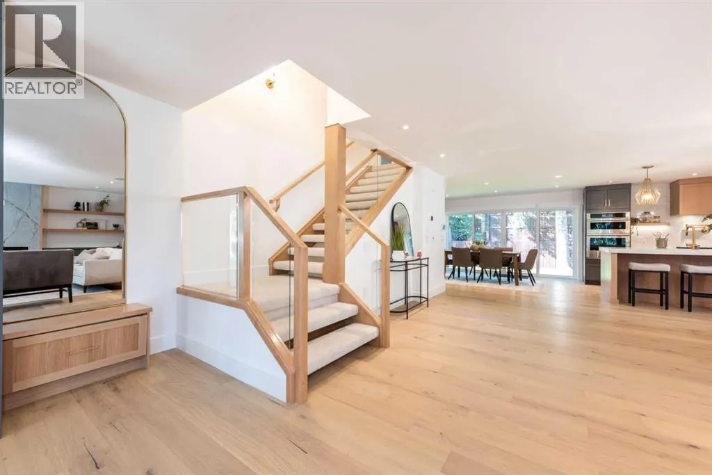216 Pump Hill Crescent SW