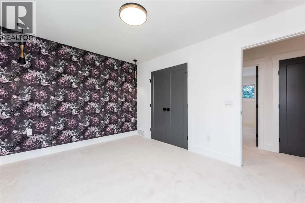 216 Pump Hill Crescent SW