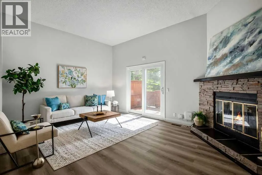 6 Coachway Green SW