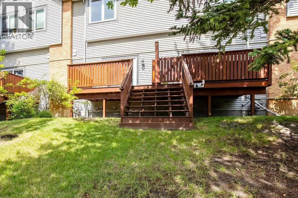 6 Coachway Green SW