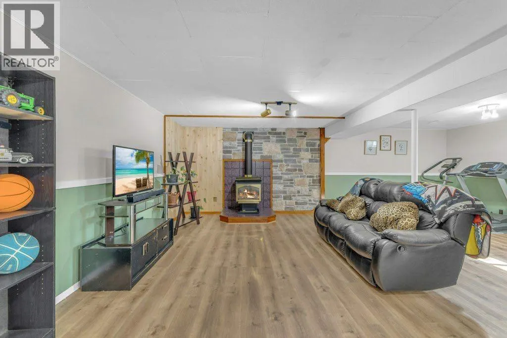 54 Sherwood Crescent