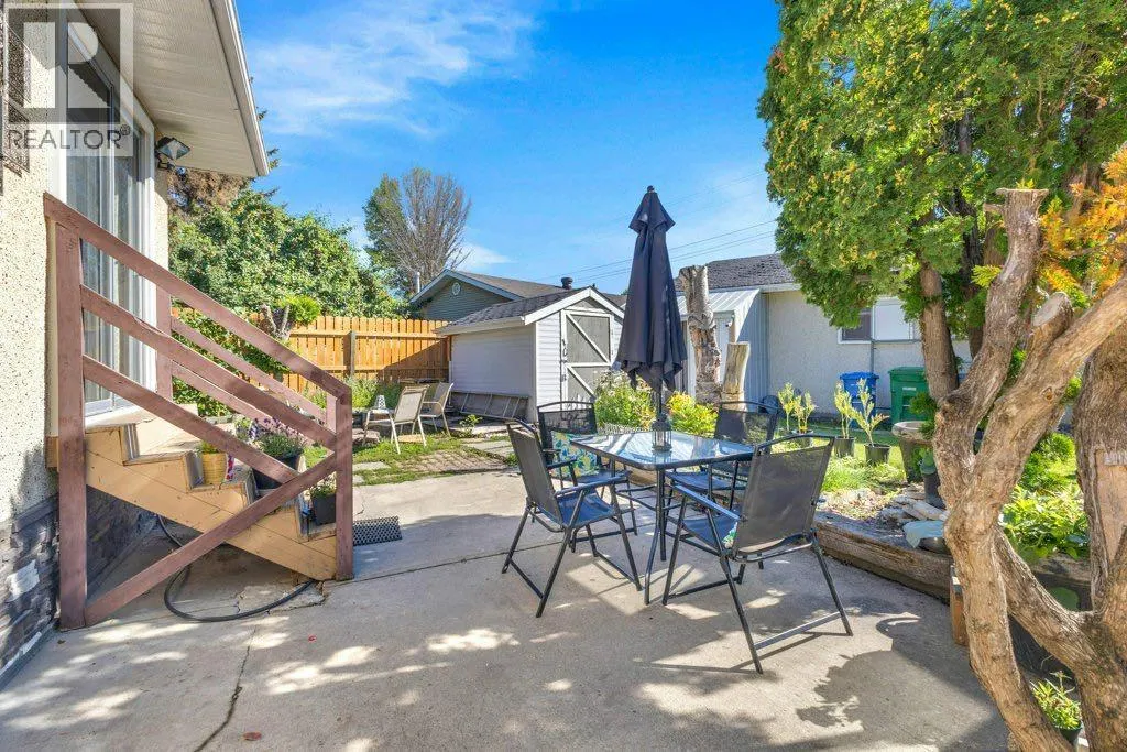 54 Sherwood Crescent