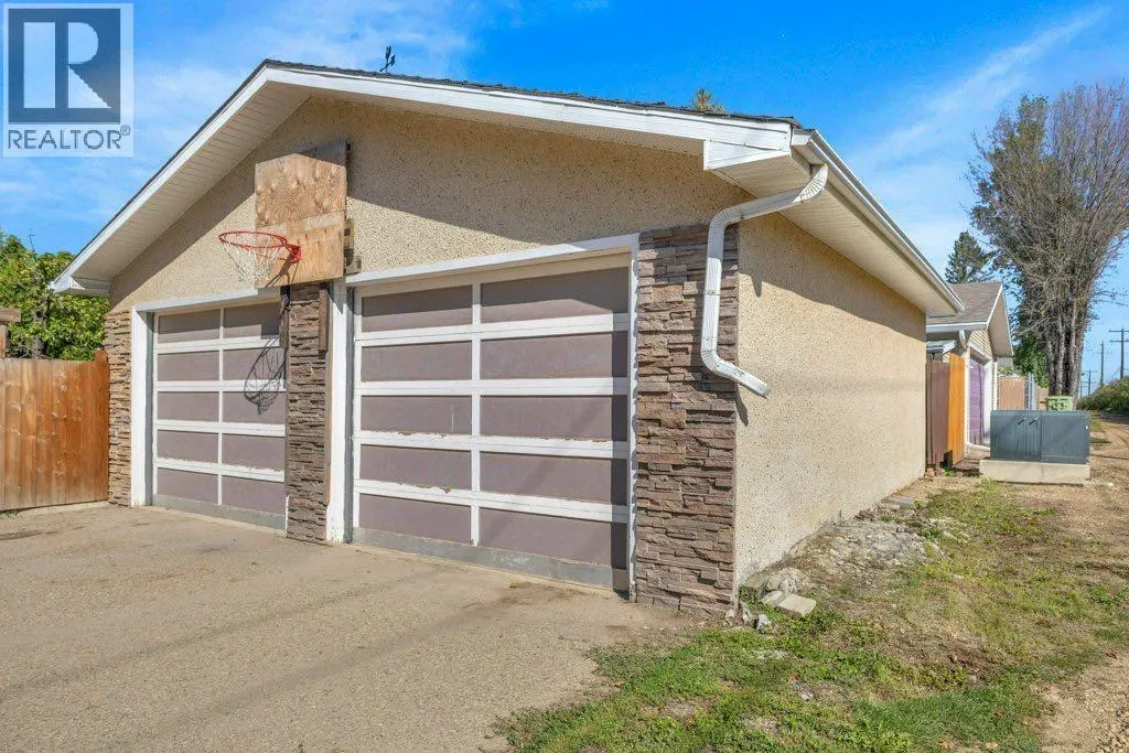 54 Sherwood Crescent