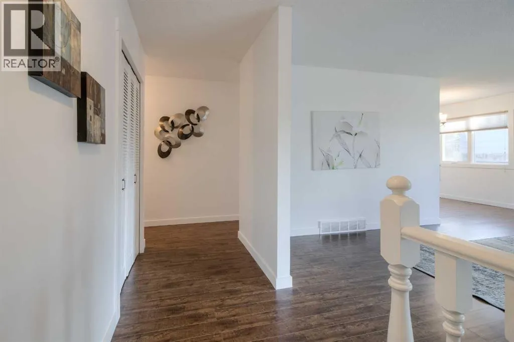 946 Columbia Boulevard W