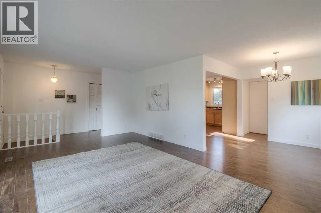 946 Columbia Boulevard W