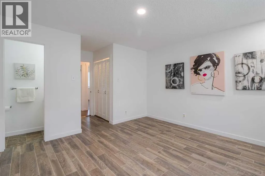 946 Columbia Boulevard W