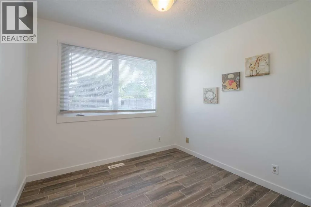 946 Columbia Boulevard W