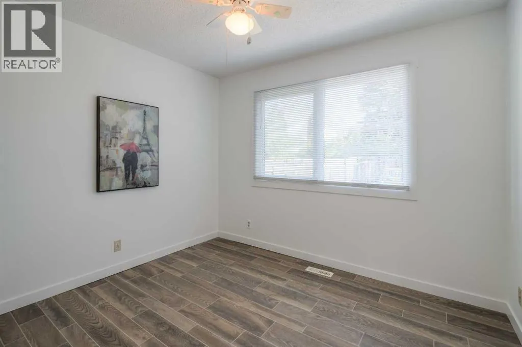 946 Columbia Boulevard W