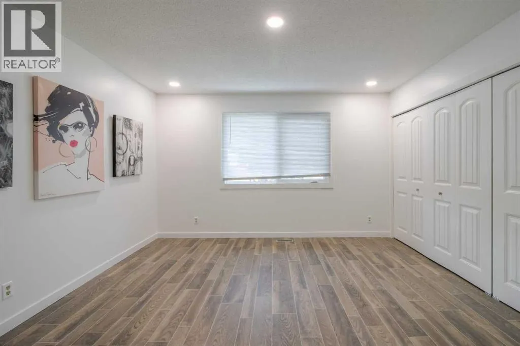946 Columbia Boulevard W