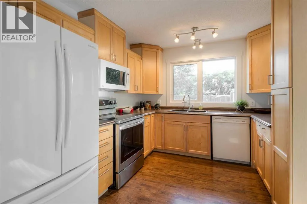 946 Columbia Boulevard W
