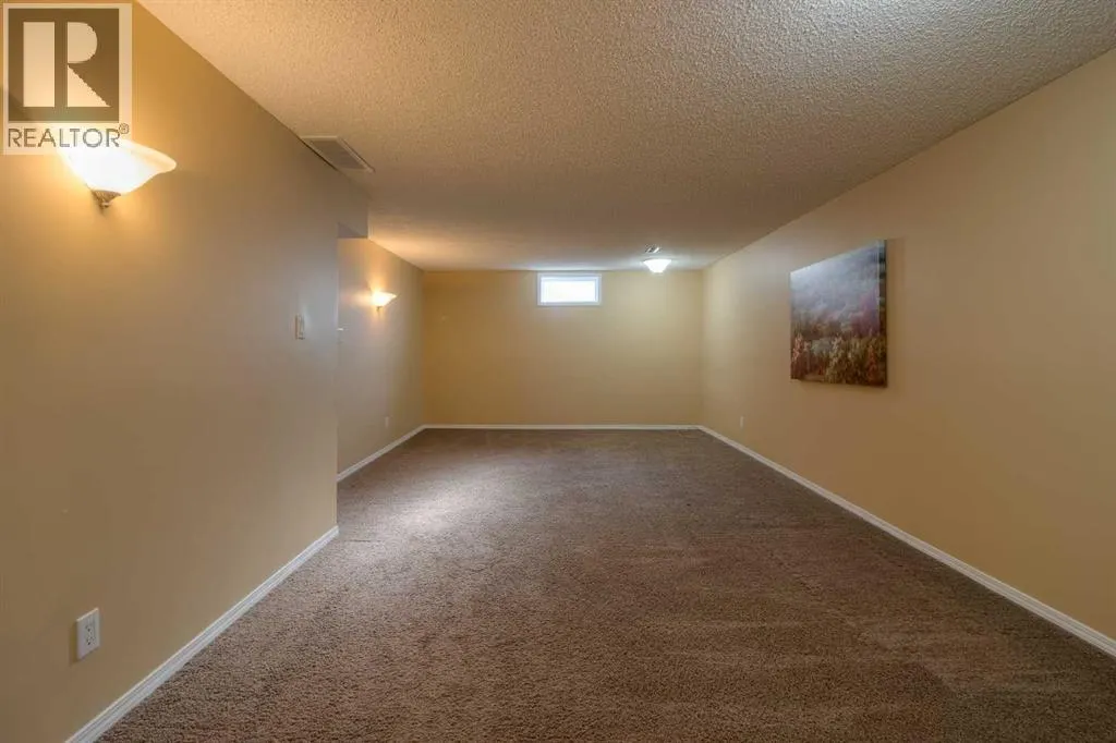 946 Columbia Boulevard W