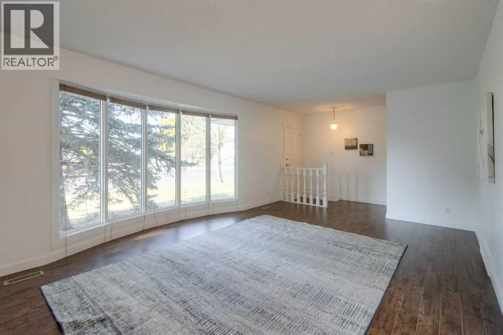 946 Columbia Boulevard W