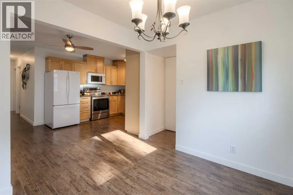 946 Columbia Boulevard W