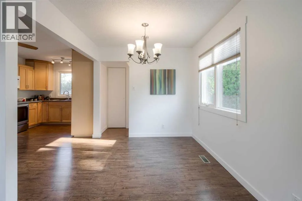 946 Columbia Boulevard W