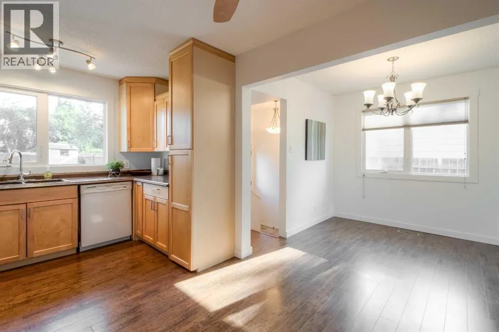 946 Columbia Boulevard W