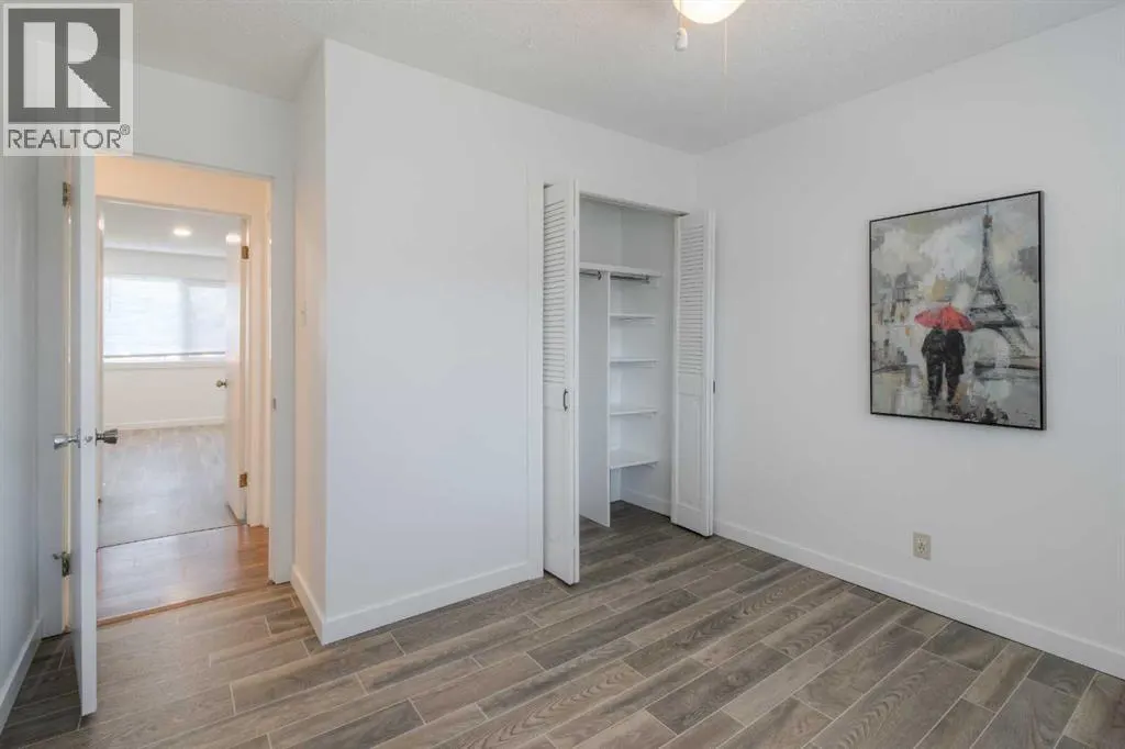 946 Columbia Boulevard W